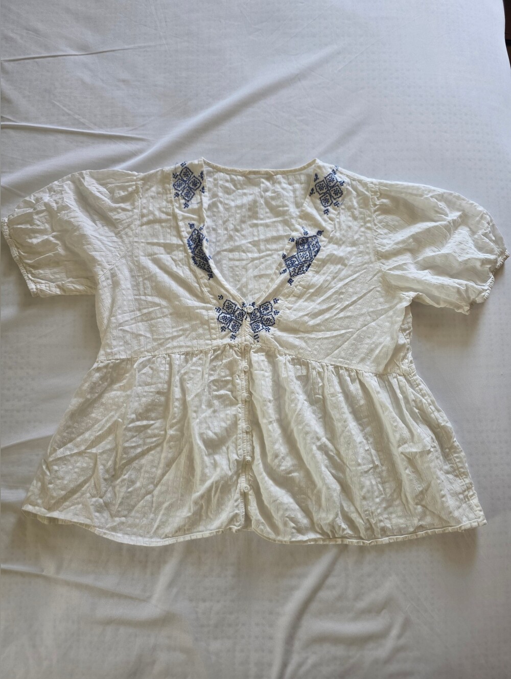 Women’s White Embroidered V-Neck Blouse